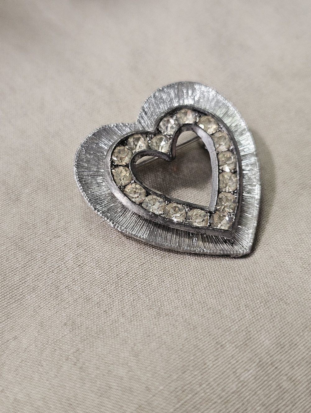 Retro Silver Heart Brooch